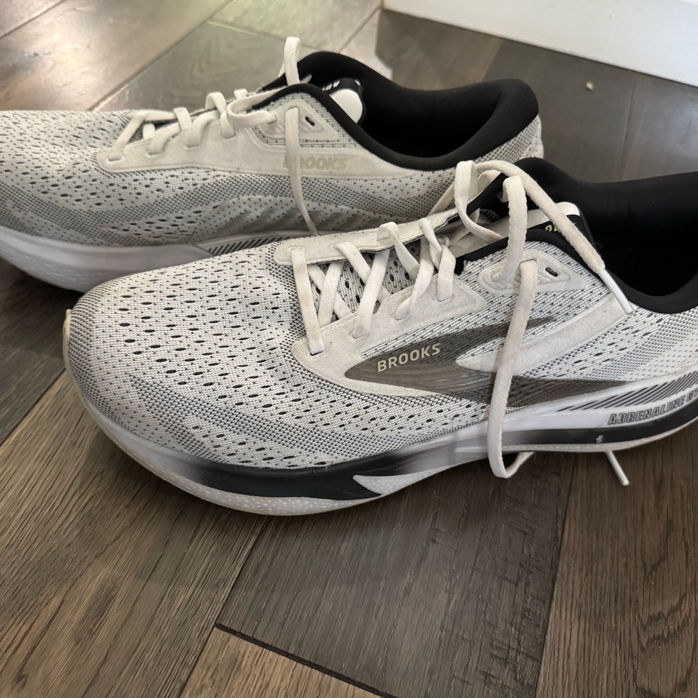Brooks Adrenaline GTS 24
Used only a handful of times…like new
